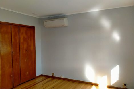 Photo of property in 18 Sarona Avenue, Glen Eden, Auckland, 0602