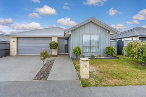 Photo of property in 5 Davaar Crescent, Broomfield, Christchurch, 8042