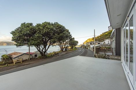 Photo of property in 141 Breaker Bay Road, Breaker Bay, Wellington, 6022