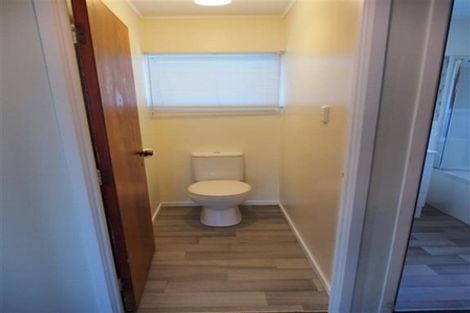Photo of property in 8 Katrina Place, Massey, Auckland, 0614