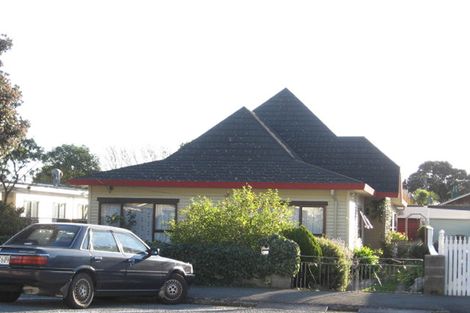 Photo of property in 60 Oroua Street, Eastbourne, Lower Hutt, 5013