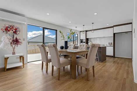 Photo of property in 32 Leathem Crescent, Pokeno, 2402