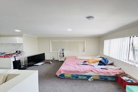 Photo of property in 1/2 Cameron Street, Papakura, 2110