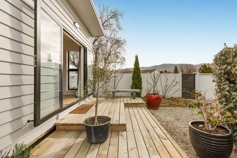 Photo of property in 60 Neplusultra Street, Cromwell, 9310