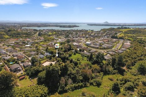 Photo of property in 33 Waikite Road, Welcome Bay, Tauranga, 3112