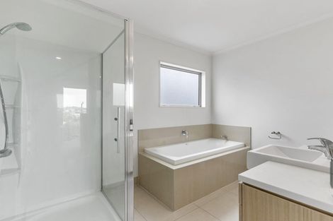 Photo of property in 135 Vipond Road, Stanmore Bay, Whangaparaoa, 0932