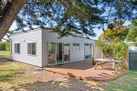 Photo of property in 56 Pinedale Crescent, Riversdale Beach, Masterton, 5872