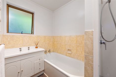 Photo of property in 2/201 Henderson Valley Road, Henderson, Auckland, 0612