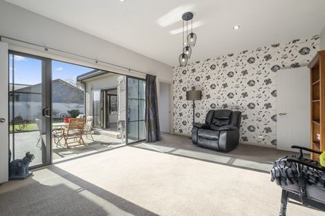 Photo of property in 10 Walnut Grove, Alexandra, 9320