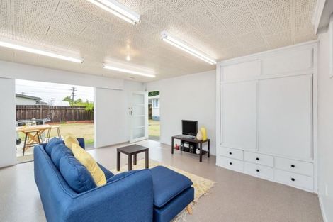 Photo of property in 120 Mahia Road, Manurewa, Auckland, 2102