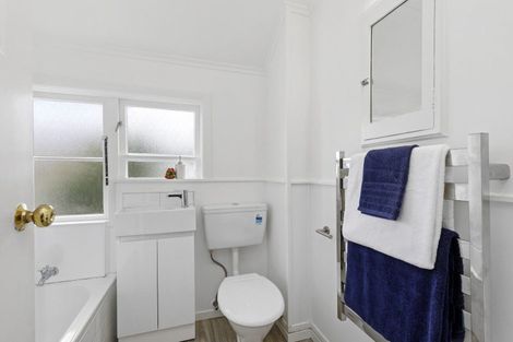 Photo of property in 1/87 Cambridge Terrace, Waterloo, Lower Hutt, 5011