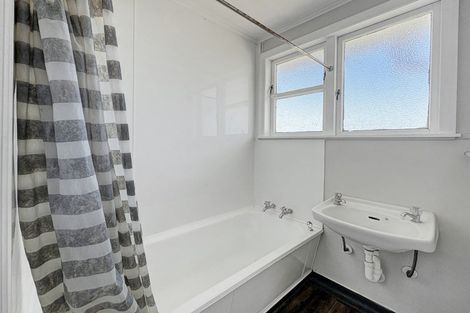 Photo of property in 26-28 Matipo Street, Castlecliff, Whanganui, 4501