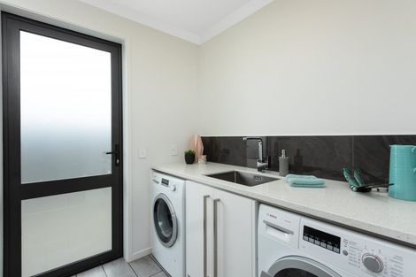 Photo of property in 2 Greystone Place, Omokoroa, 3114