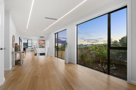 Photo of property in 12 Makumaku Place, Long Bay, Auckland, 0630