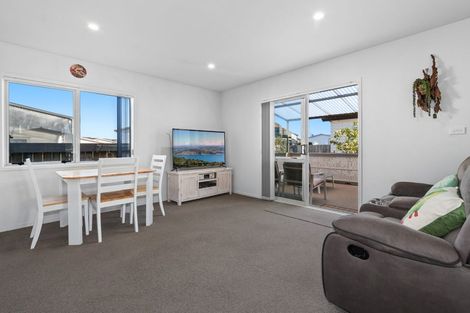 Photo of property in 11 Kamahi Crescent, Papamoa Beach, Papamoa, 3118