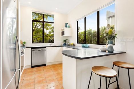 Photo of property in 31 Lazurite Drive, Westgate, Auckland, 0614