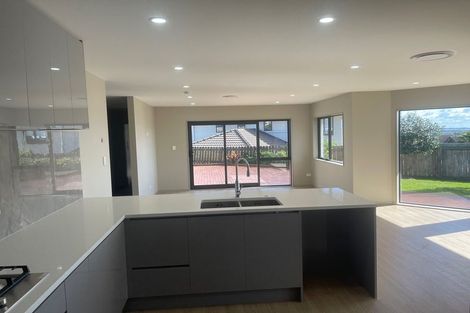 Photo of property in 28 Arrowsmith Drive, Clover Park, Auckland, 2019