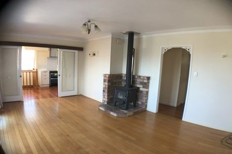 Photo of property in 61 Raleigh Road, Northcote, Auckland, 0627