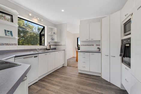 Photo of property in 12 Emery Grove, Bayview, Auckland, 0629