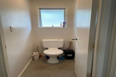 Photo of property in 2/199 Henderson Valley Road, Henderson, Auckland, 0612