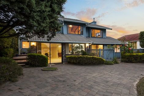 Photo of property in 8 Landsberg Way, Windsor Park, Auckland, 0632