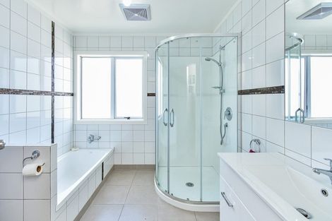 Photo of property in 1/454 Great South Road, Opaheke, Papakura, 2113