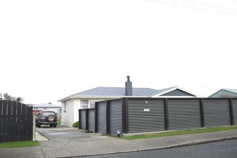 Photo of property in 9 Holloway Street, Waikiwi, Invercargill, 9810