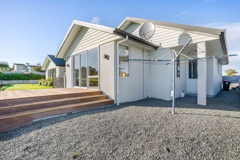 Photo of property in 28 Northview Avenue, Winton, 9720