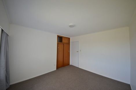Photo of property in 27 Chivalry Road, Glenfield, Auckland, 0629