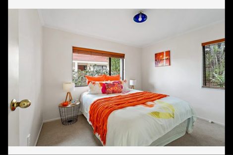 Photo of property in 2/5 Anne Road, Hillcrest, Auckland, 0627