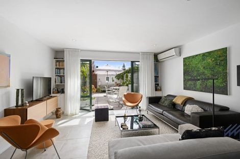 Photo of property in 7/9 Burgess Street, Sumner, Christchurch, 8081