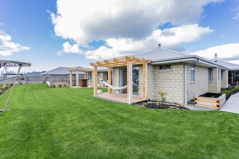 Photo of property in 6 Hunter Lane, Amberley, 7410