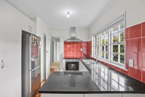Photo of property in 5 Imatra Place, Sunnyhills, Auckland, 2010