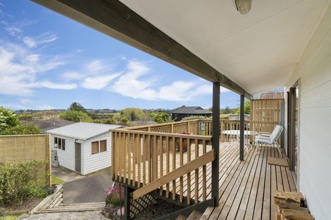 Photo of property in 10 Amokura Street, Waikanae, 5036