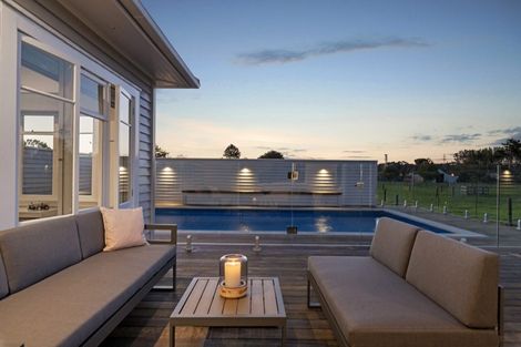 Photo of property in 13 Trotting Course Drive, Kumeu, 0891