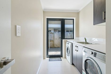 Photo of property in 24 Lilac Close, Cambridge, 3434