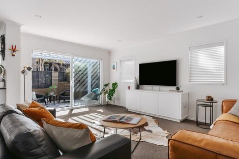 Photo of property in 351b Oceanbeach Road, Mount Maunganui, 3116