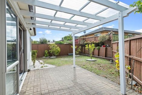 Photo of property in 31 Magic Way, Randwick Park, Auckland, 2105