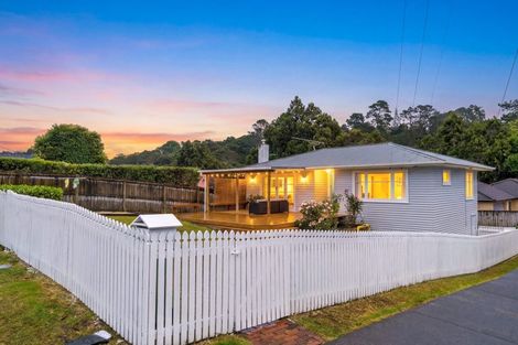 Photo of property in 52 Woodside Road, Massey, Auckland, 0614