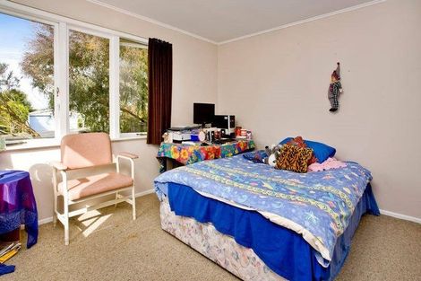 Photo of property in 17c Arran Road, Browns Bay, Auckland, 0630