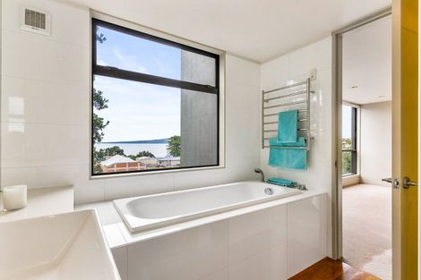 Photo of property in 4 Ronaki Road, Mission Bay, Auckland, 1071