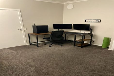 Photo of property in 10 Helen Street, Brooklyn, Wellington, 6021