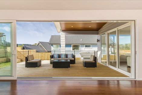 Photo of property in 14 Tauwaka Crescent, Riverhead, 0820