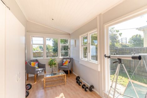 Photo of property in 52 Kirk Street, Otaki, 5512
