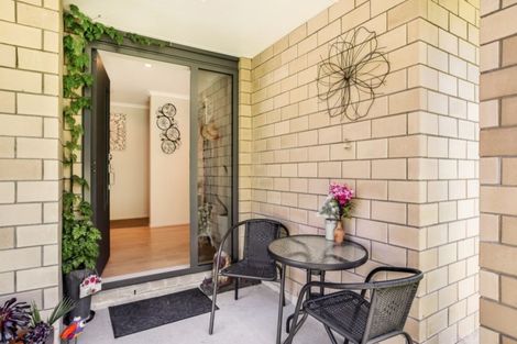 Photo of property in 105 Judge Richardson Drive, Opaheke, Papakura, 2584