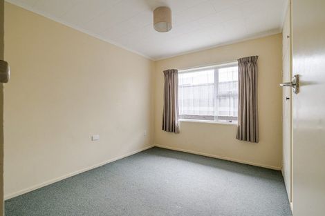 Photo of property in 3 Seddon Street, Takaro, Palmerston North, 4412