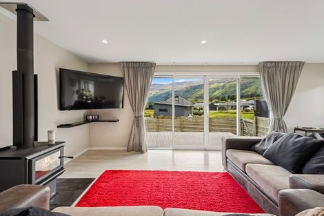 Photo of property in 8 Lakefield Close, Kingston, Athol, 9793