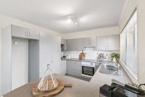 Photo of property in 14 Carisbrook Crescent, Papakura, 2110