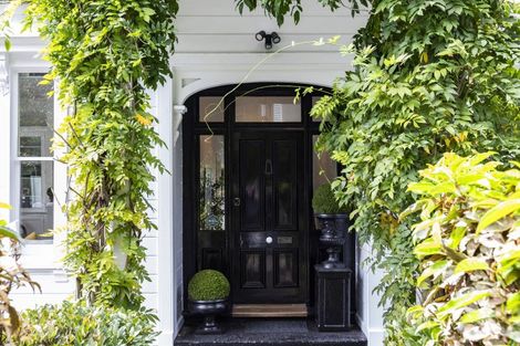 Photo of property in 26 Cranmer Square, Christchurch Central, Christchurch, 8013