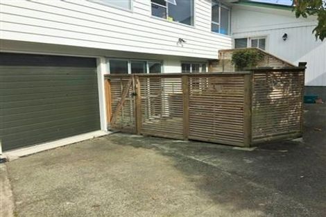Photo of property in 124 Taylor Terrace, Tawa, Wellington, 5028